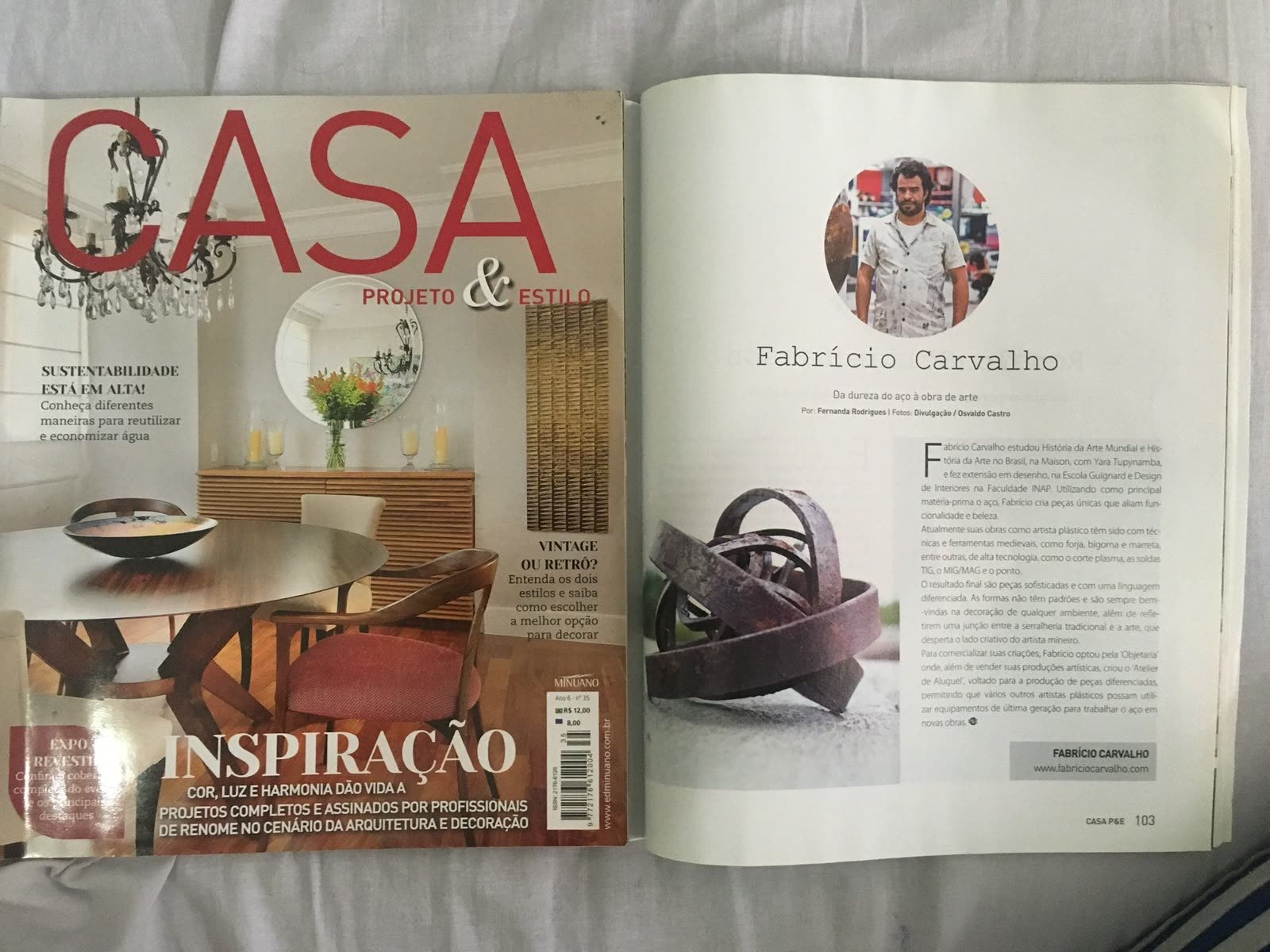 Revista Casa Projeto & Estilo aberta: capa e página da reportagem sobre Fabrício Carvalho
